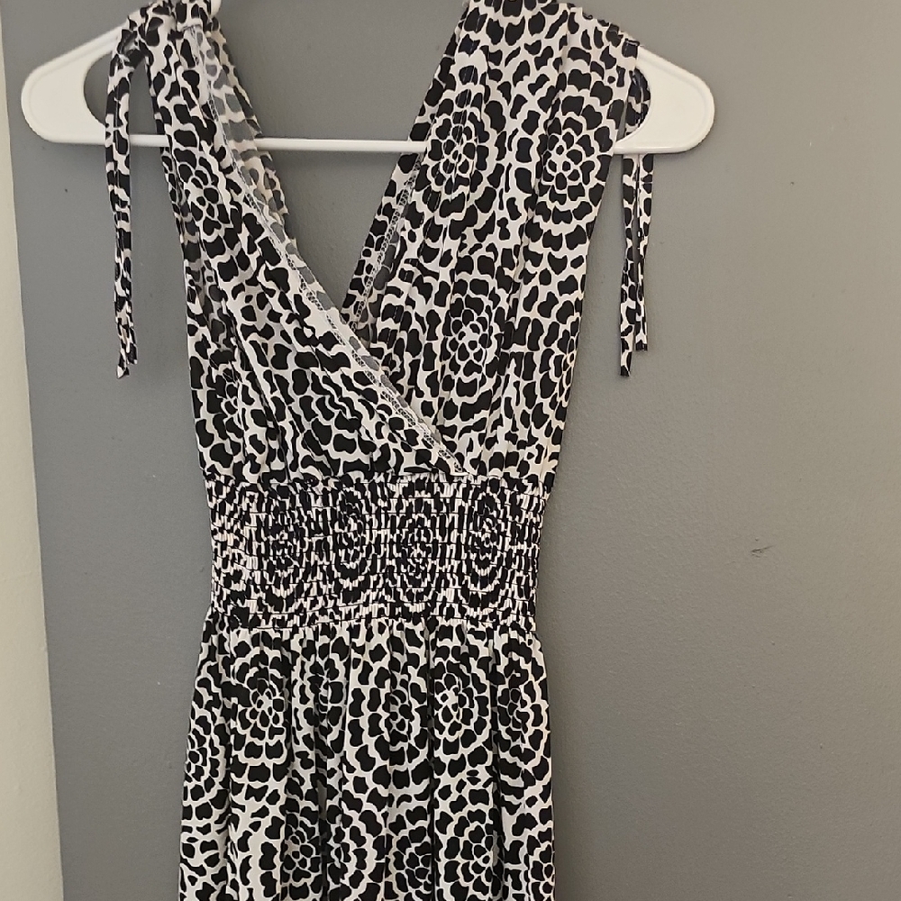 Black & White Floral Print Tie-Shoulder Wrap Dress